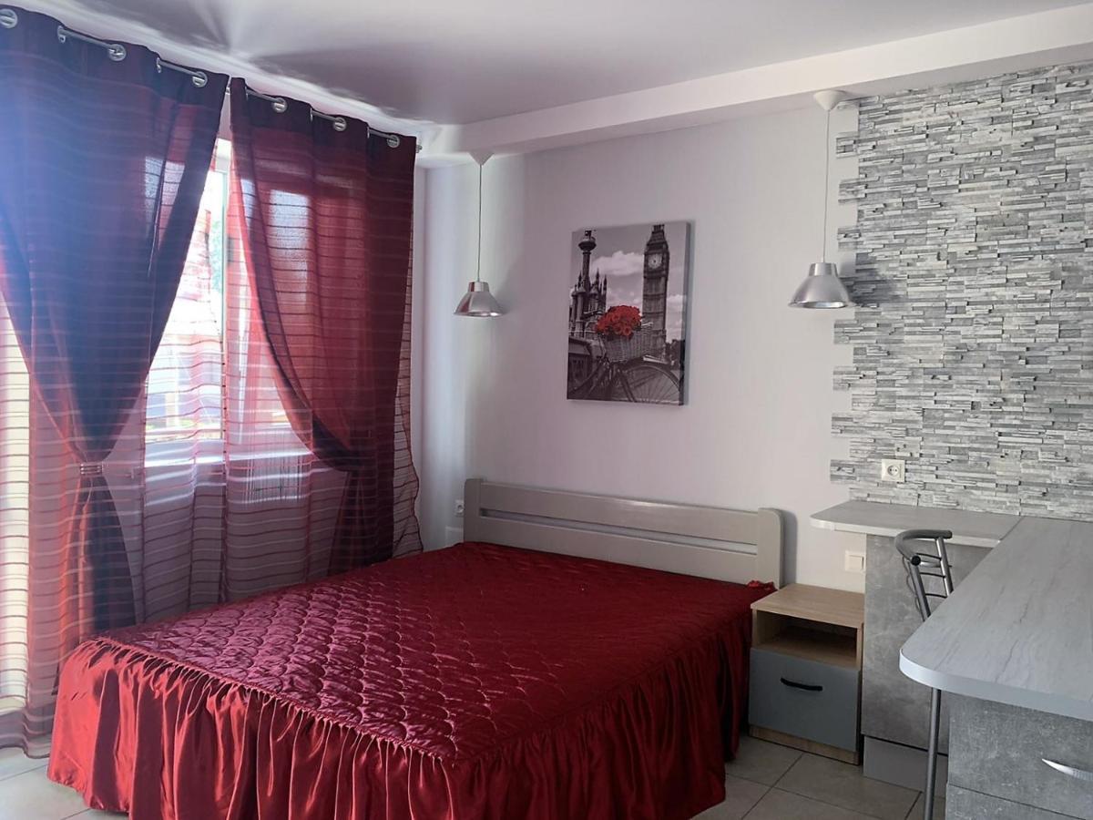 Apartamenti Mayak Apartment Oldenburg Bagian luar foto